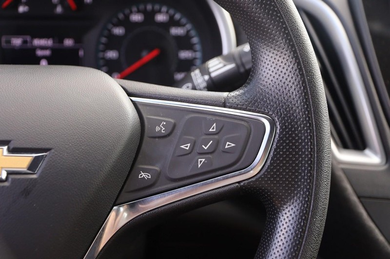 Chevrolet Malibu Vehicle Image 12
