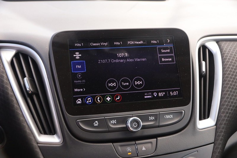 Chevrolet Malibu Vehicle Image 14
