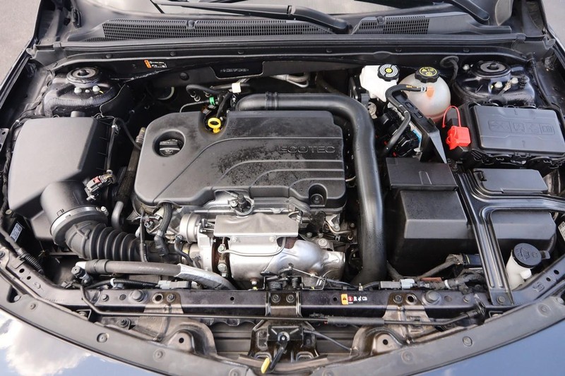 Chevrolet Malibu Vehicle Image 24