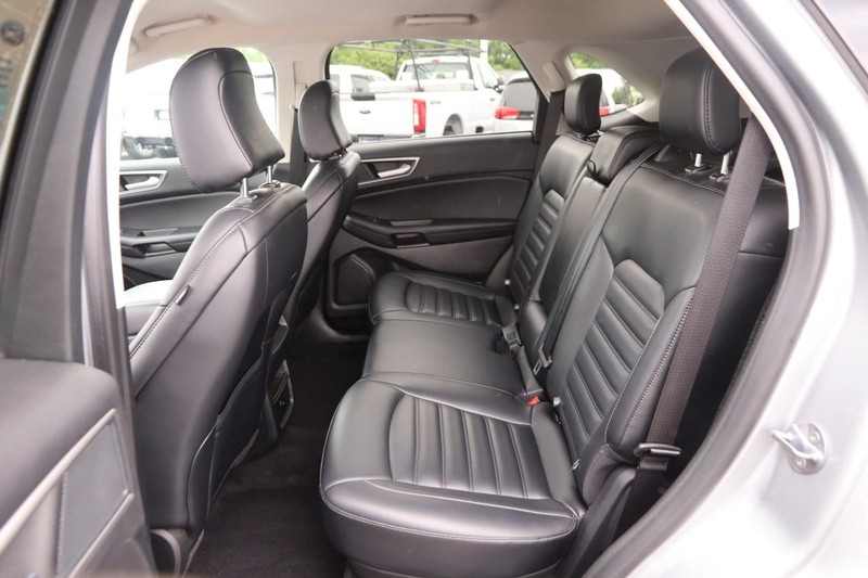 Ford Edge Vehicle Image 09