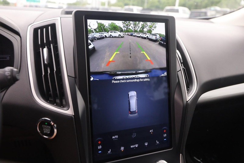 Ford Edge Vehicle Image 16