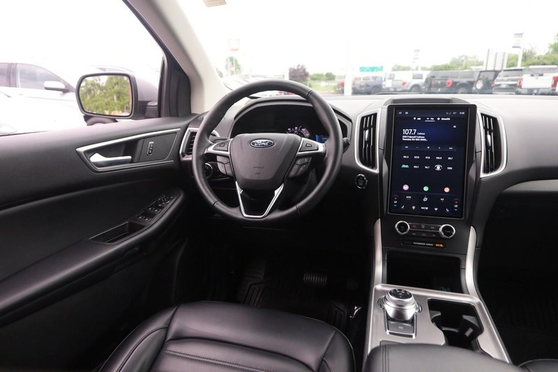 Ford Edge Vehicle Image 20
