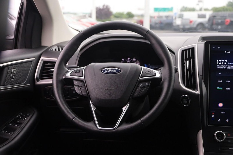 Ford Edge Vehicle Image 21