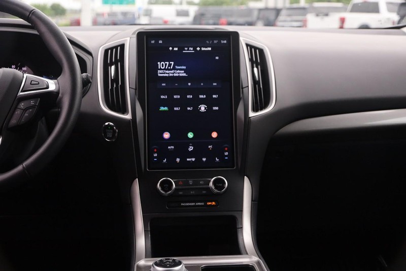 Ford Edge Vehicle Image 22