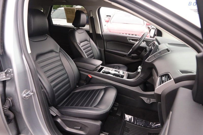 Ford Edge Vehicle Image 24