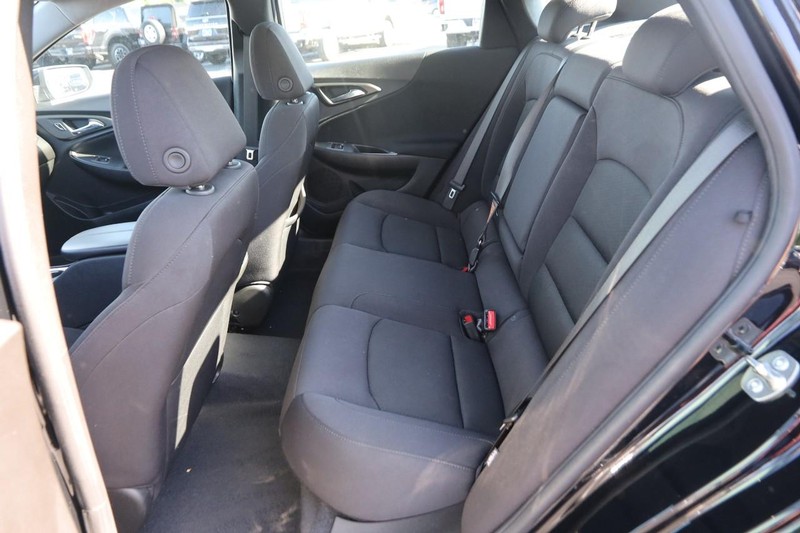 Chevrolet Malibu Vehicle Image 10