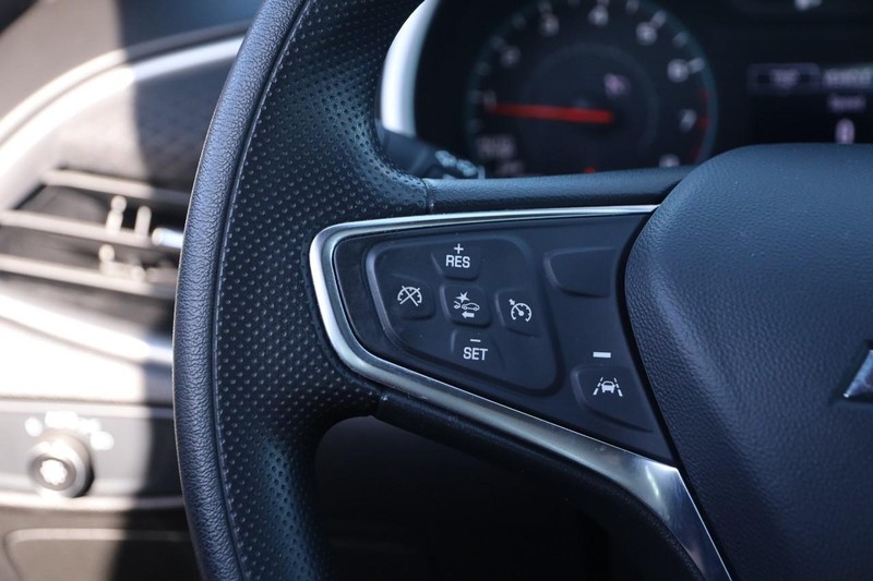 Chevrolet Malibu Vehicle Image 12