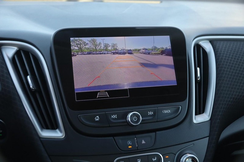 Chevrolet Malibu Vehicle Image 17