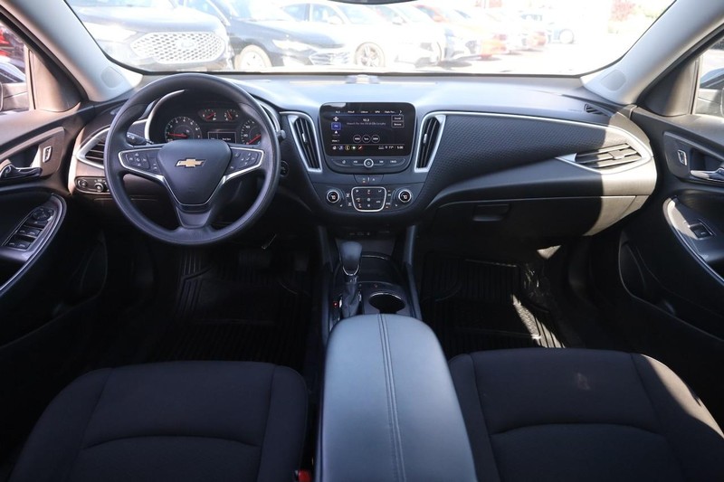 Chevrolet Malibu Vehicle Image 19