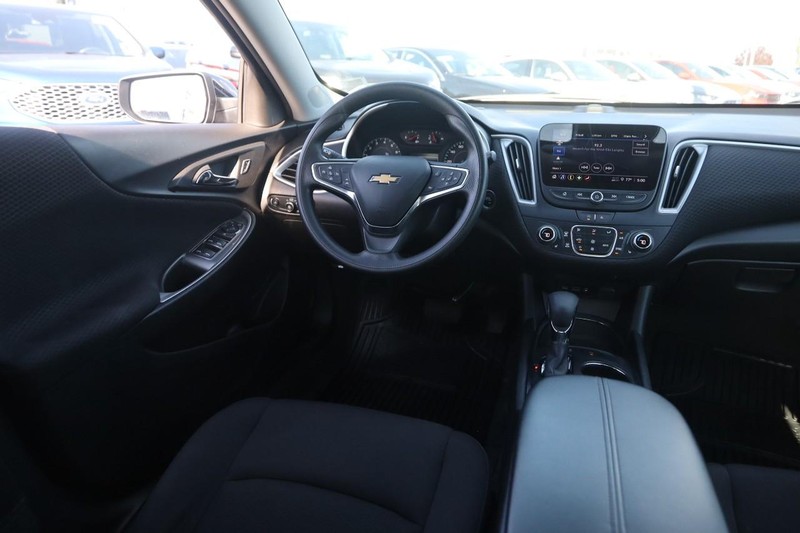 Chevrolet Malibu Vehicle Image 20