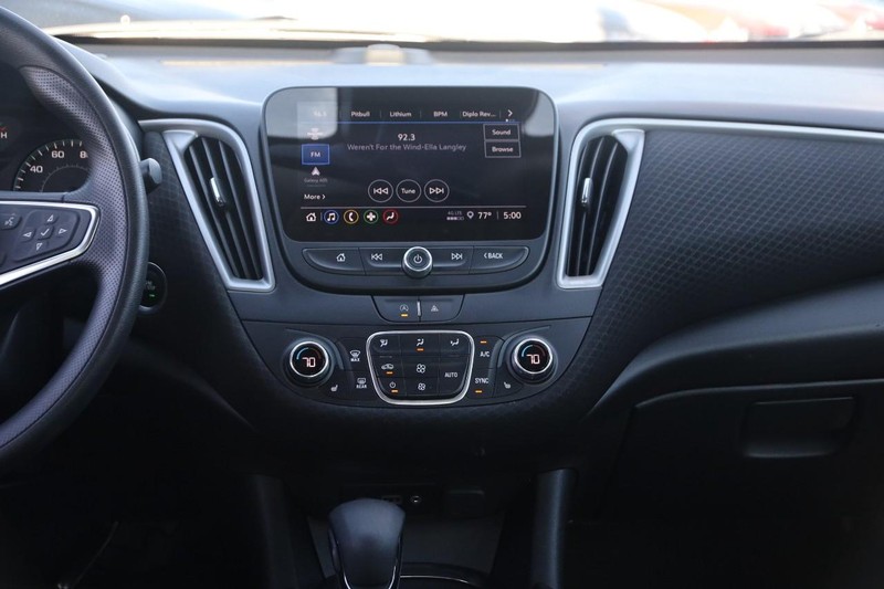 Chevrolet Malibu Vehicle Image 22