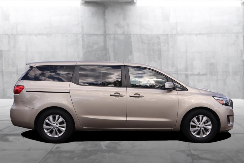 Kia Sedona Vehicle Image 05