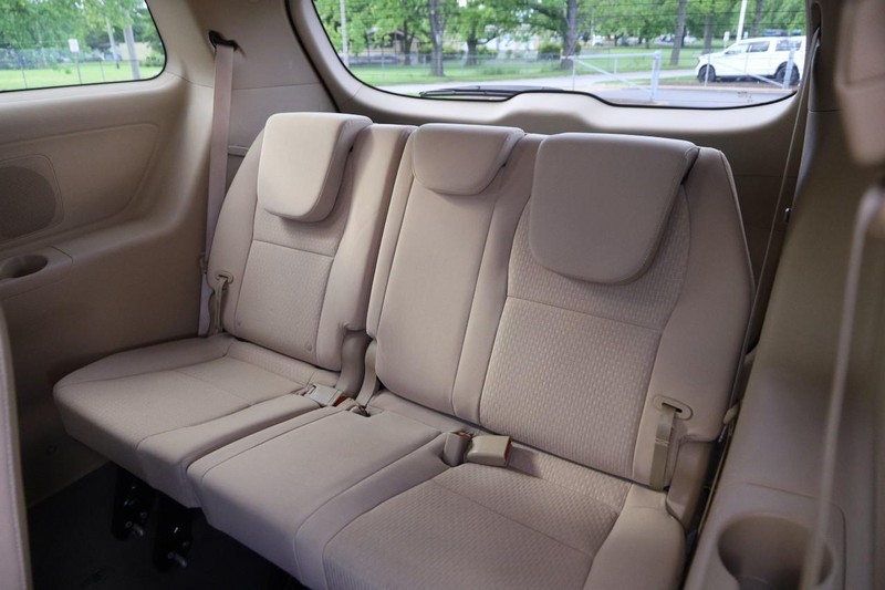 Kia Sedona Vehicle Image 10