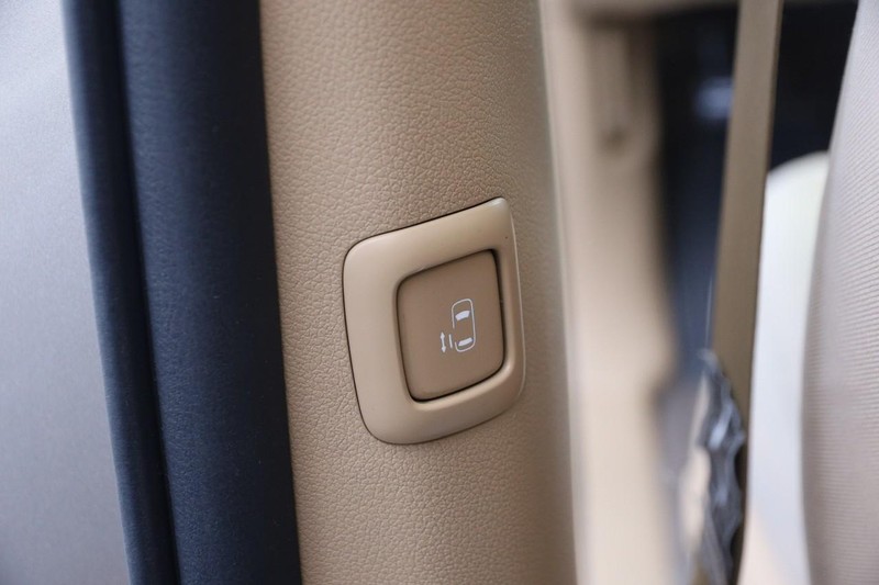 Kia Sedona Vehicle Image 11