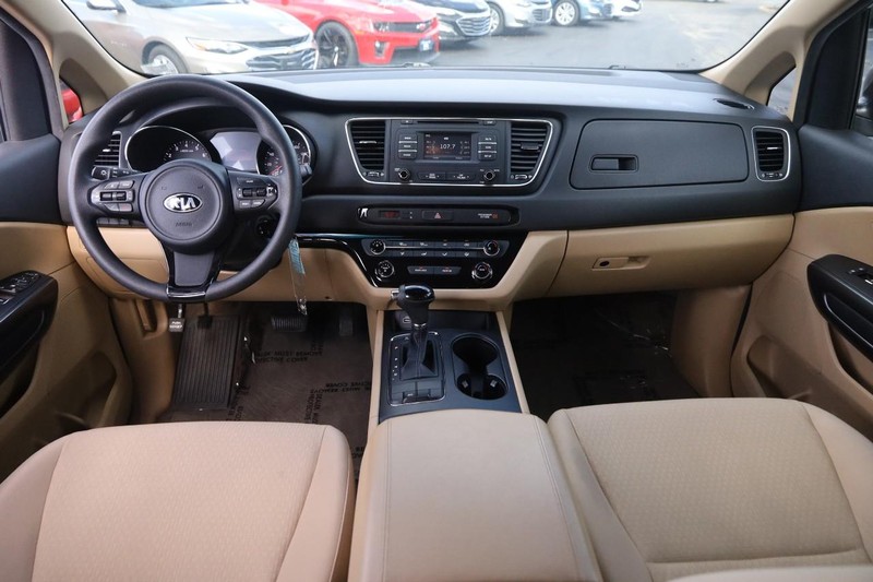Kia Sedona Vehicle Image 21
