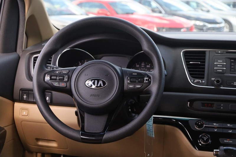Kia Sedona Vehicle Image 23
