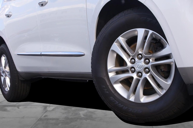 Buick Enclave Vehicle Image 03