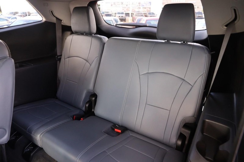 Buick Enclave Vehicle Image 11