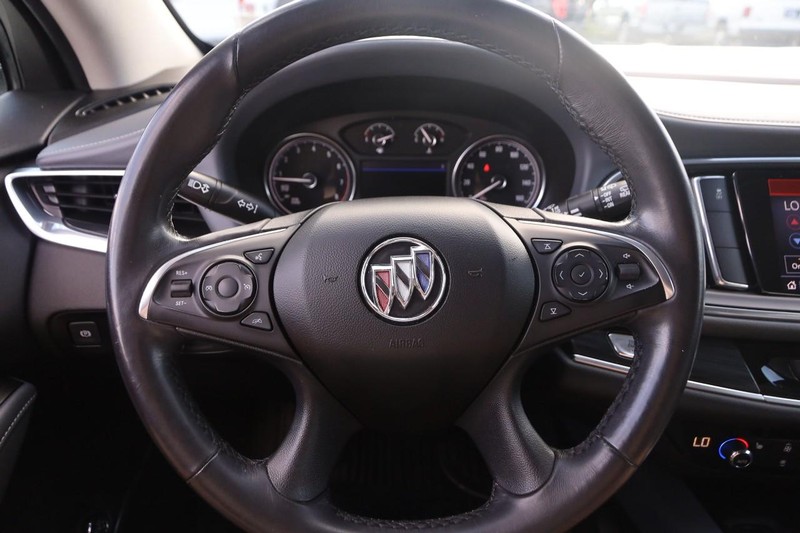 Buick Enclave Vehicle Image 12