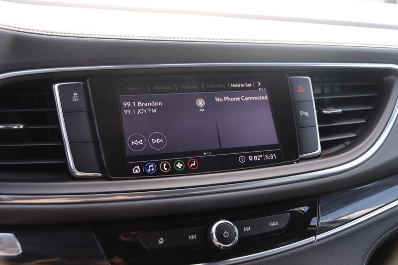 Buick Enclave Vehicle Image 16