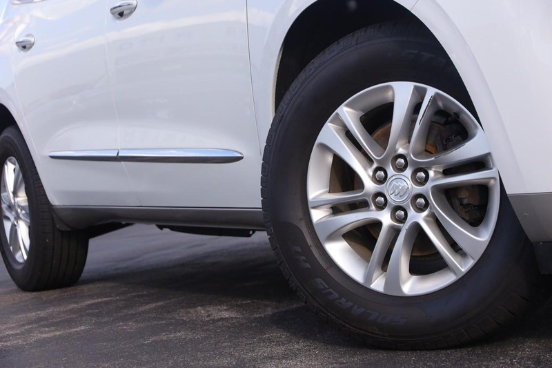 Buick Enclave Vehicle Image 20