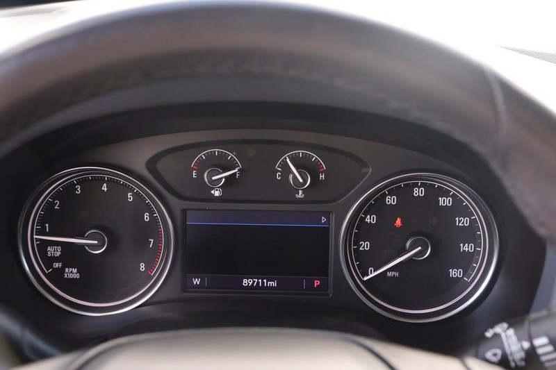 Buick Enclave Vehicle Image 32
