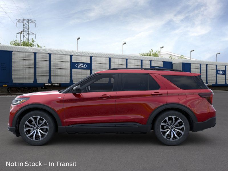 Ford Explorer Vehicle Image 03