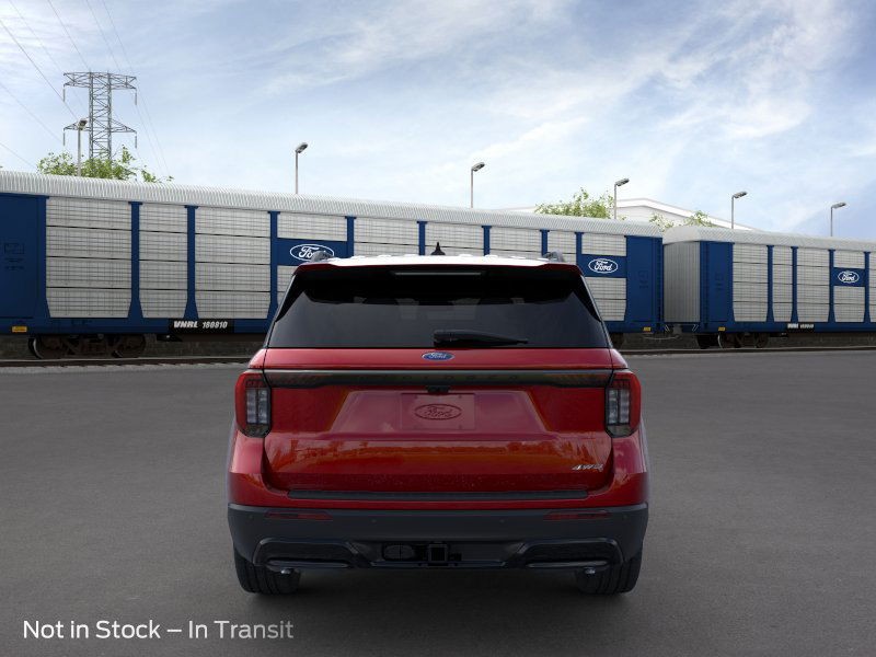 Ford Explorer Vehicle Image 05