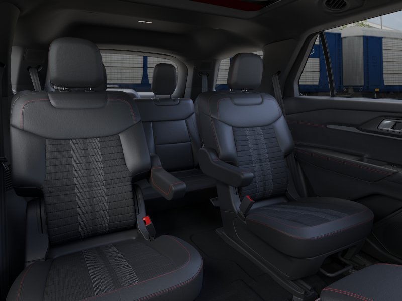 Ford Explorer Vehicle Image 11