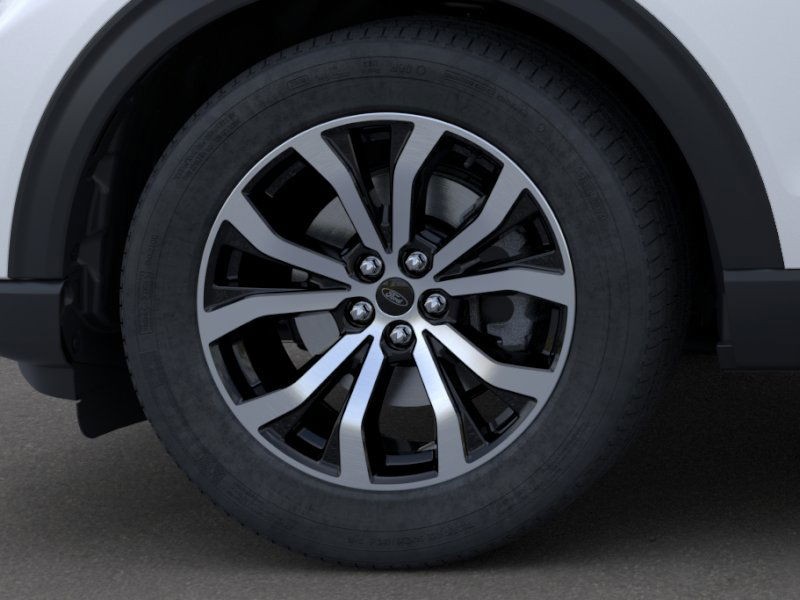 Ford Explorer Vehicle Image 19