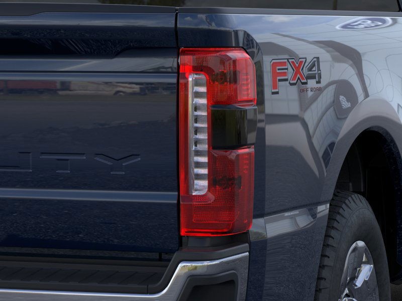 Ford Super Duty F-350 SRW Vehicle Image 21