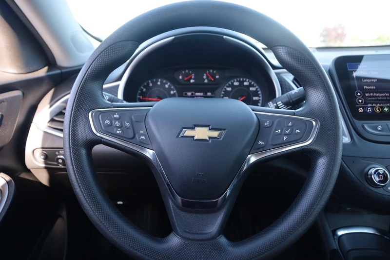 Chevrolet Malibu Vehicle Image 10