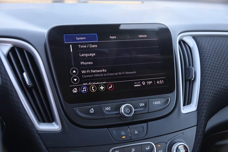 Chevrolet Malibu Vehicle Image 14