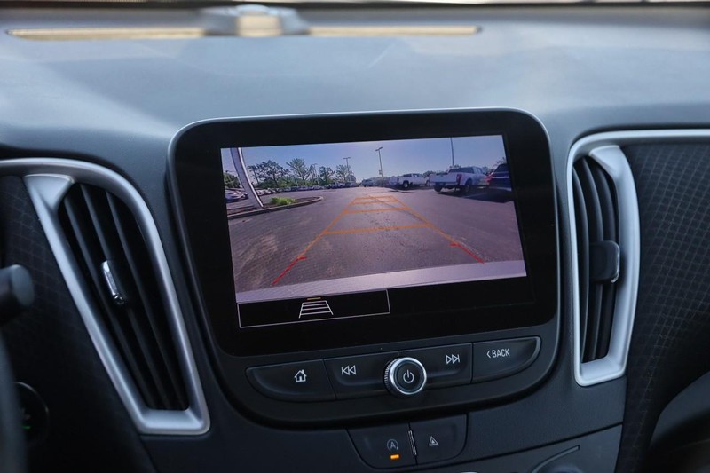 Chevrolet Malibu Vehicle Image 15