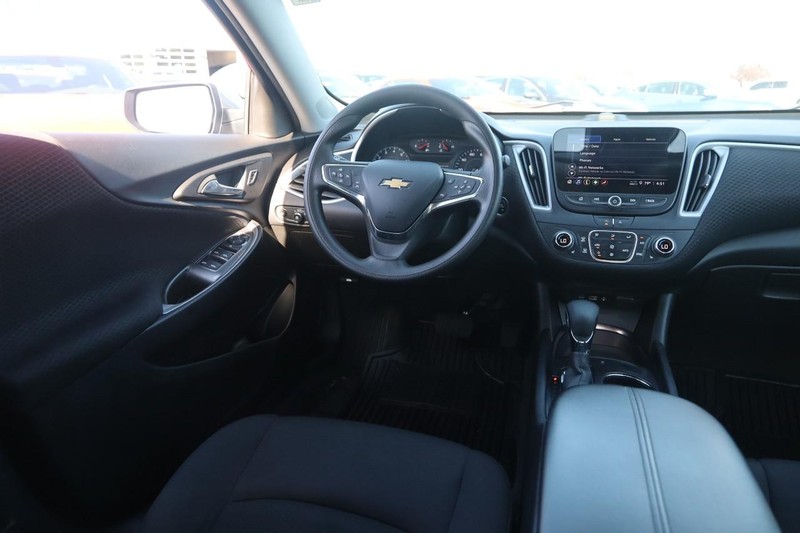 Chevrolet Malibu Vehicle Image 19