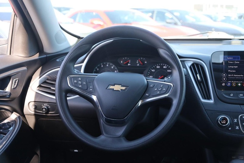 Chevrolet Malibu Vehicle Image 20