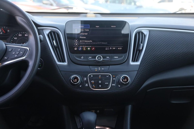 Chevrolet Malibu Vehicle Image 21