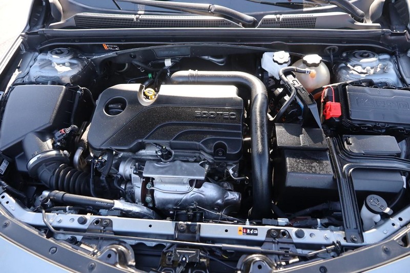 Chevrolet Malibu Vehicle Image 24