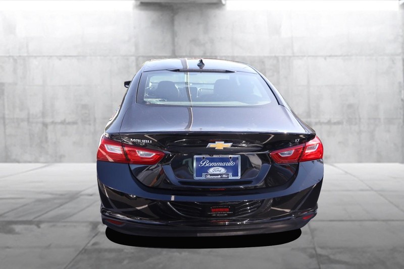 Chevrolet Malibu Vehicle Image 06