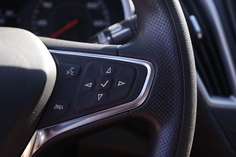Chevrolet Malibu Vehicle Image 12
