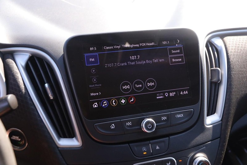 Chevrolet Malibu Vehicle Image 14