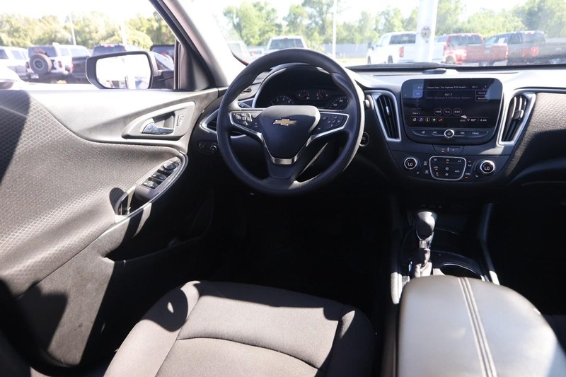 Chevrolet Malibu Vehicle Image 19