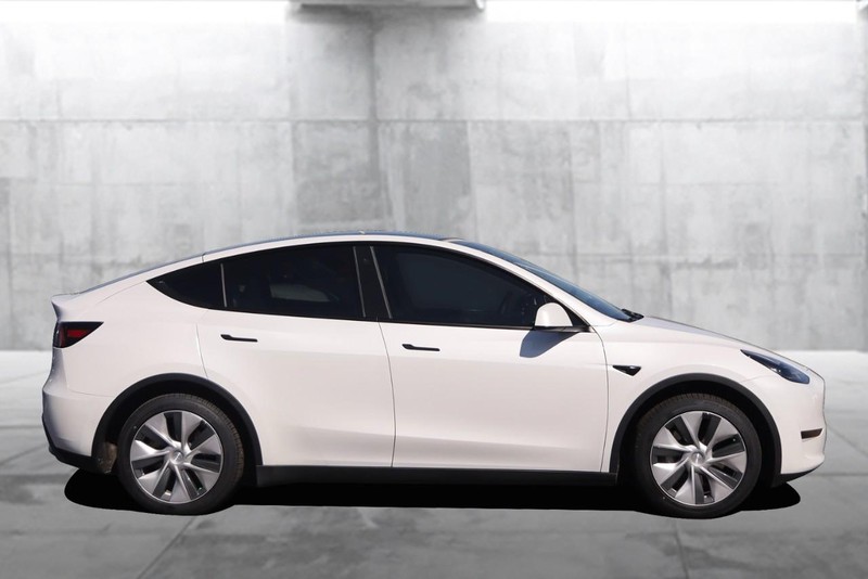 Tesla Model Y Vehicle Image 05