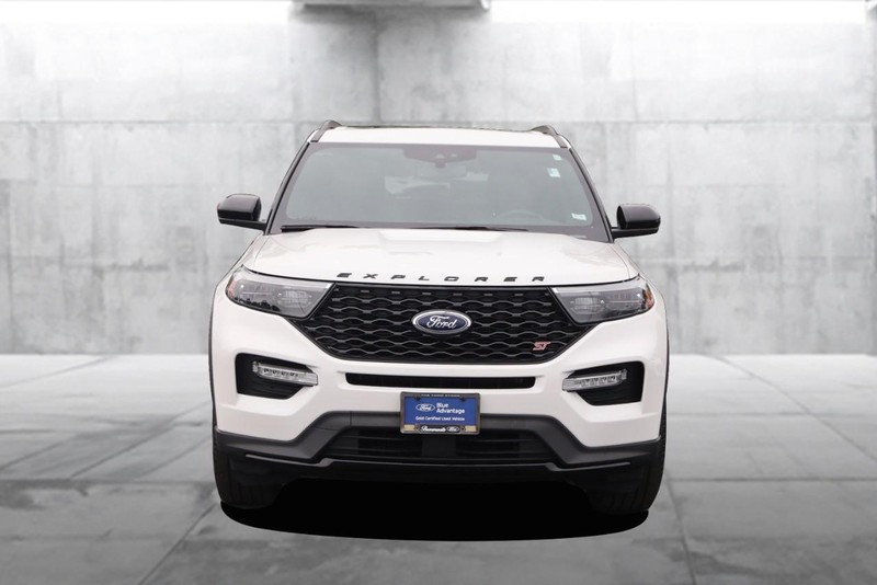 Ford Explorer Vehicle Image 04