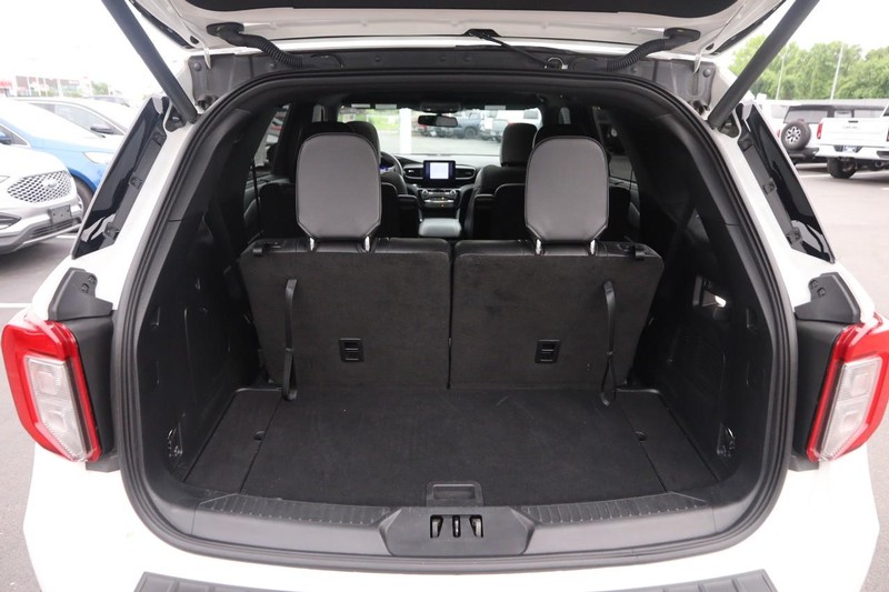 Ford Explorer Vehicle Image 07
