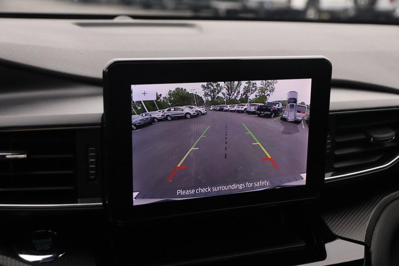Ford Explorer Vehicle Image 19