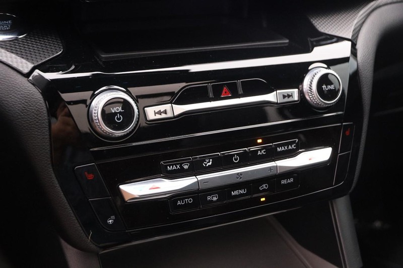 Ford Explorer Vehicle Image 20