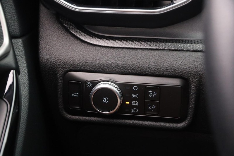 Ford Explorer Vehicle Image 22