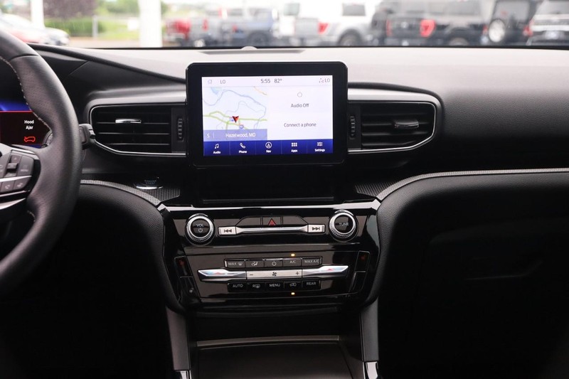 Ford Explorer Vehicle Image 26