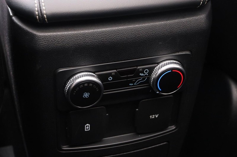 Ford Explorer Vehicle Image 28